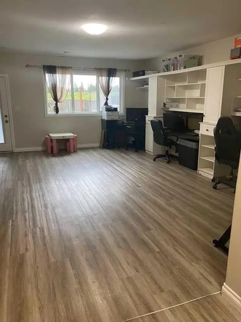 5722 45 Avenue Close Rocky Mountain House AB T4T 0B5