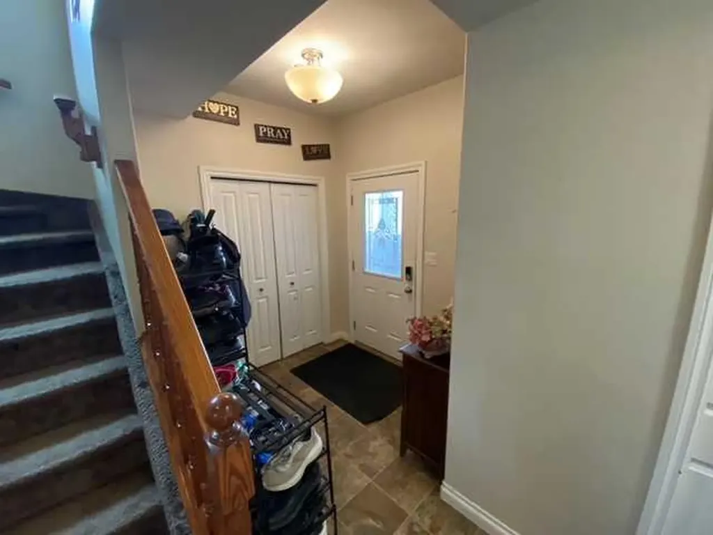 5722 45 Avenue Close Rocky Mountain House AB T4T 0B5