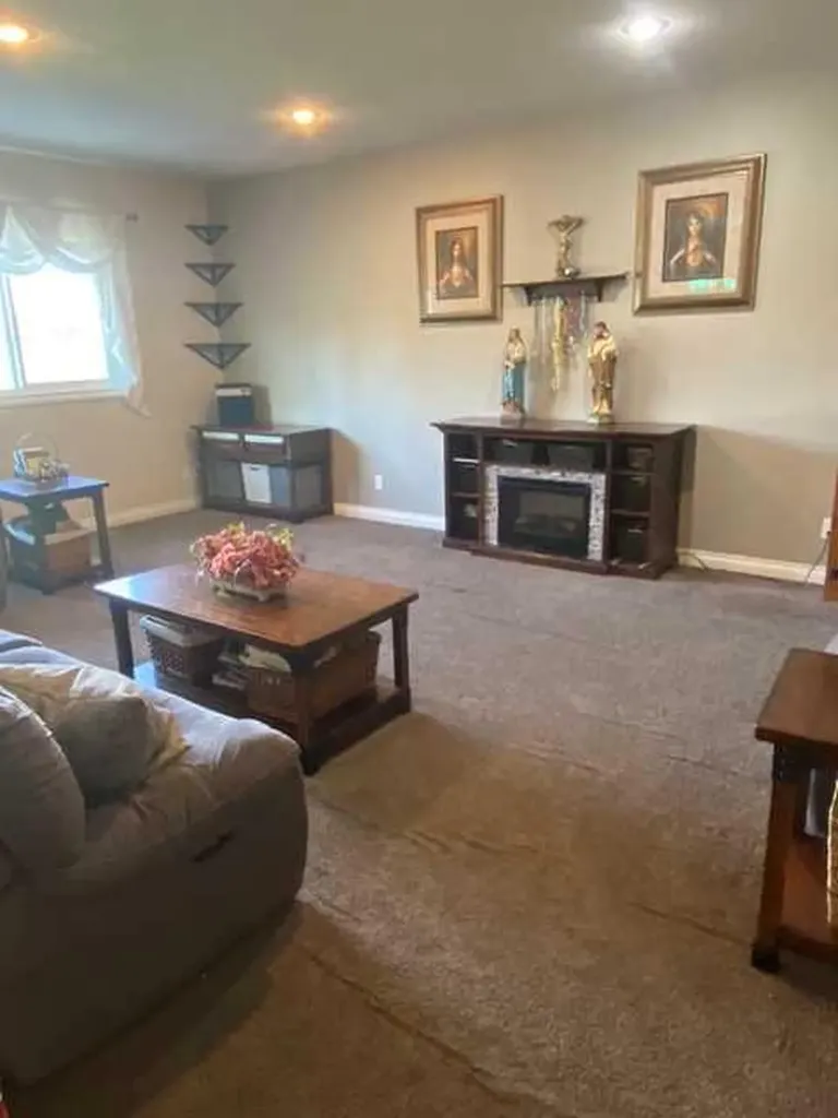 5722 45 Avenue Close Rocky Mountain House AB T4T 0B5
