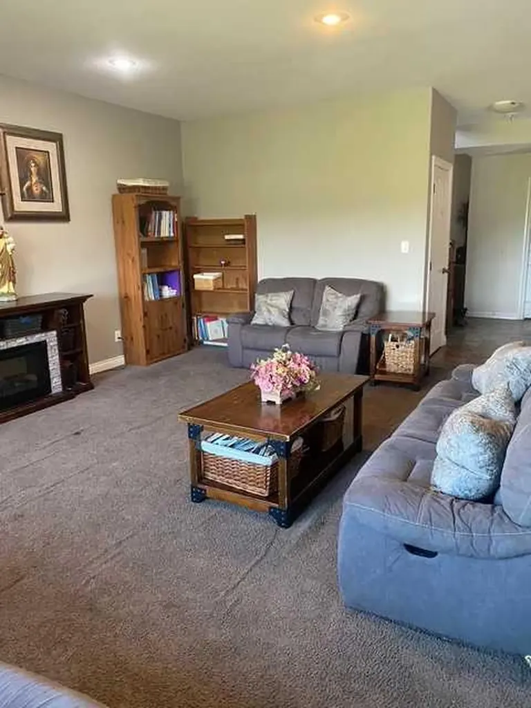 5722 45 Avenue Close Rocky Mountain House AB T4T 0B5