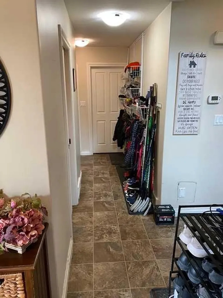 5722 45 Avenue Close Rocky Mountain House AB T4T 0B5