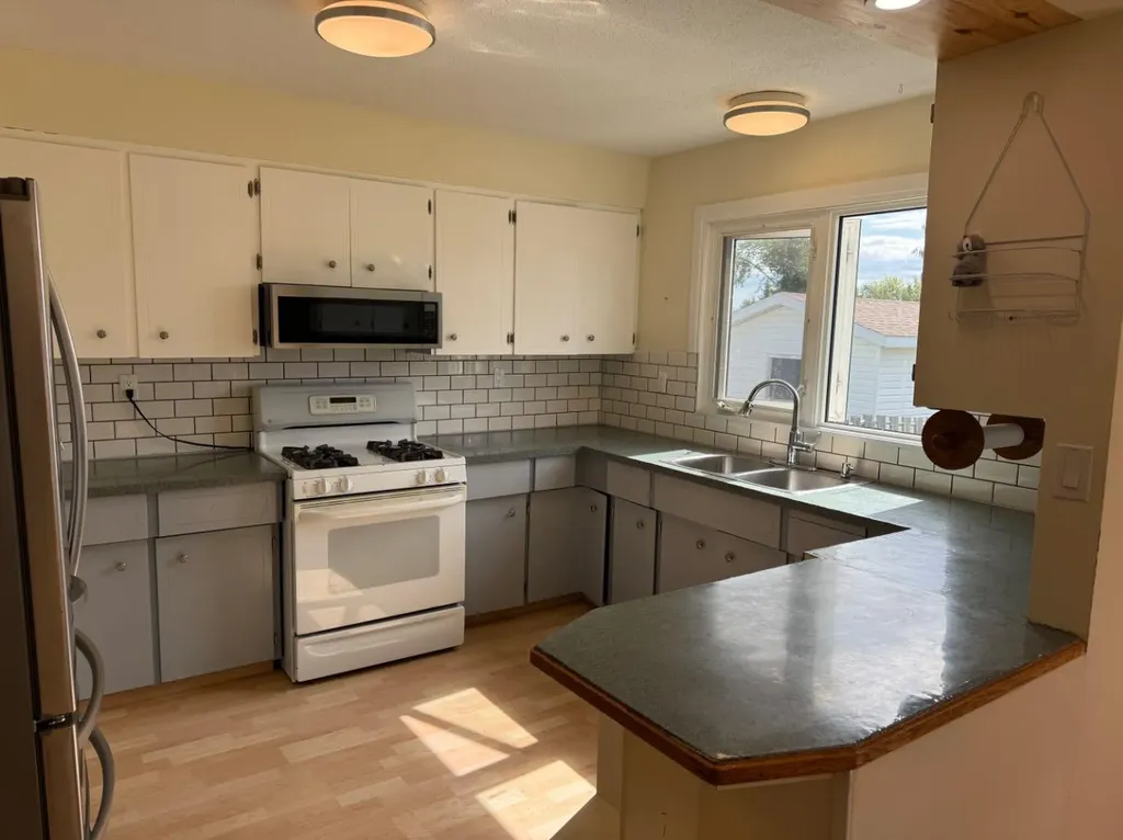 11721 103 Avenue Fairview AB T0H 1L0