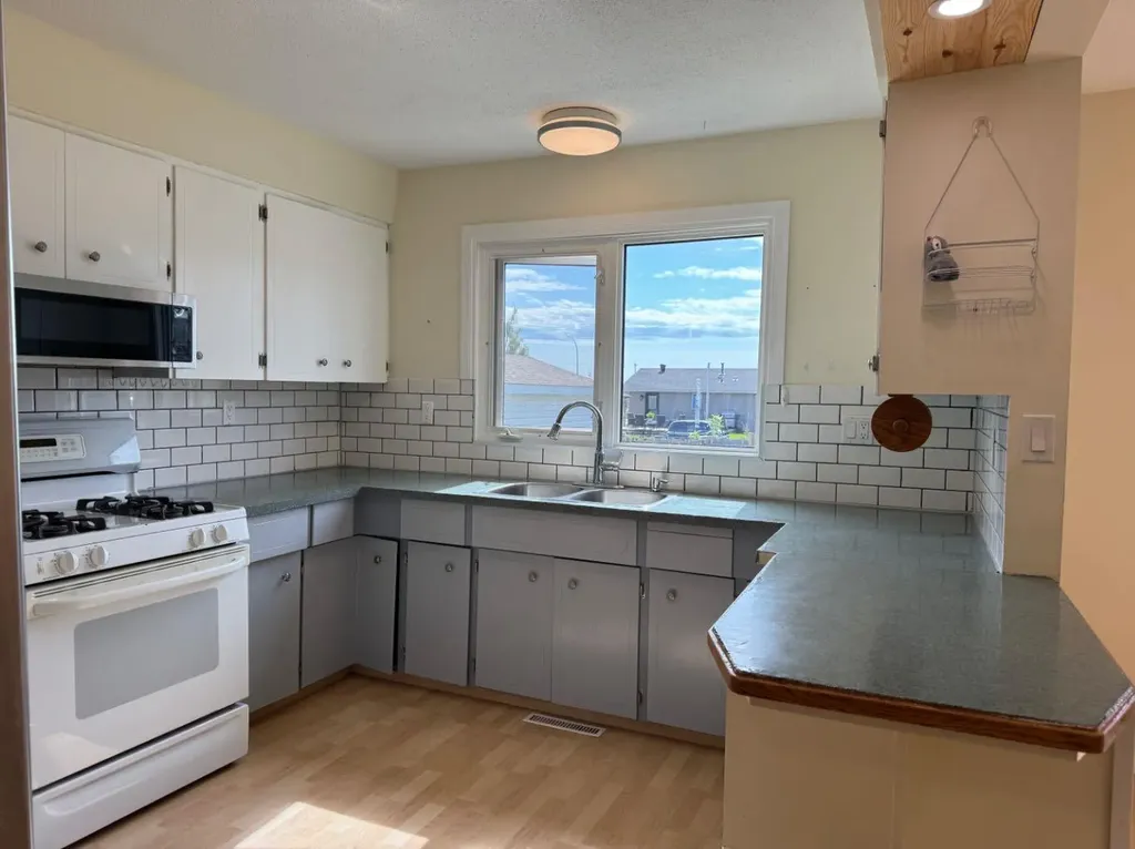 11721 103 Avenue Fairview AB T0H 1L0