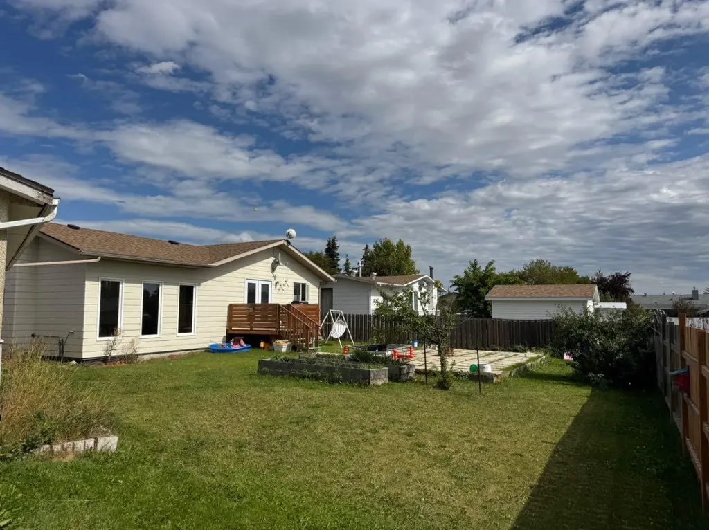 11721 103 Avenue Fairview AB T0H 1L0