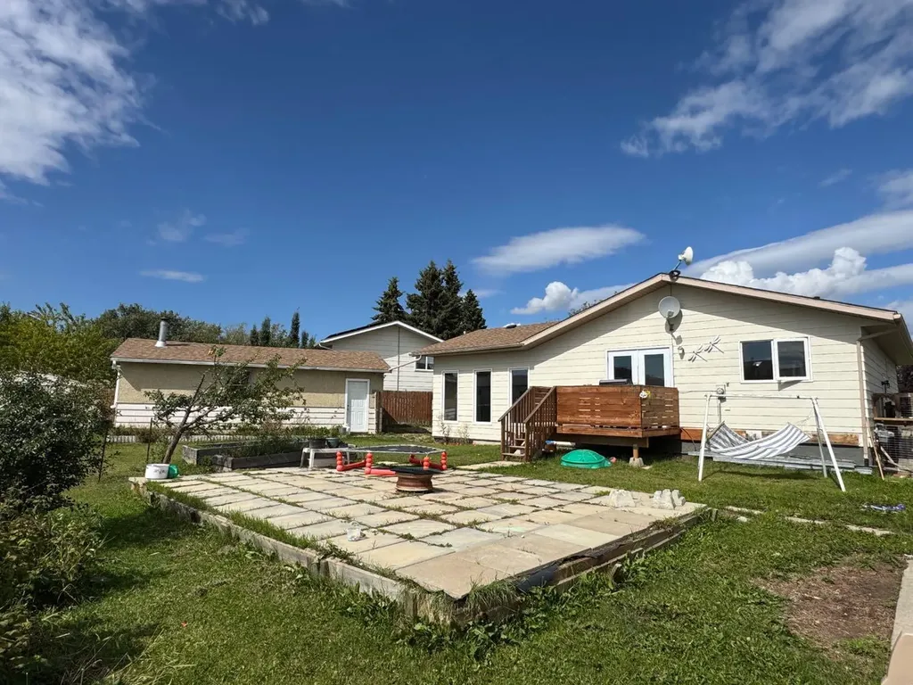 11721 103 Avenue Fairview AB T0H 1L0
