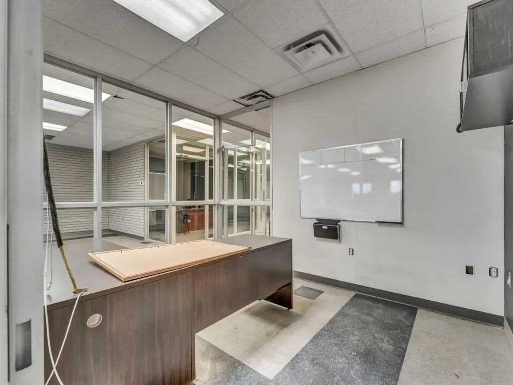 1782 32 Street SW Medicine Hat AB T1B 4A6