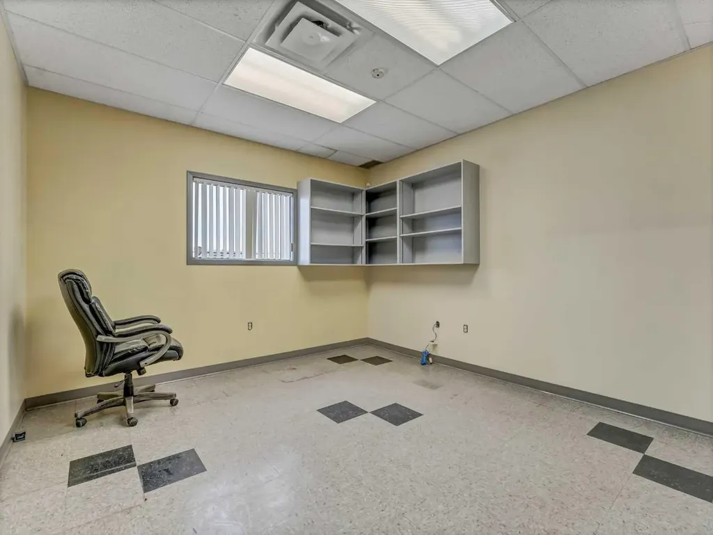 1782 32 Street SW Medicine Hat AB T1B 4A6
