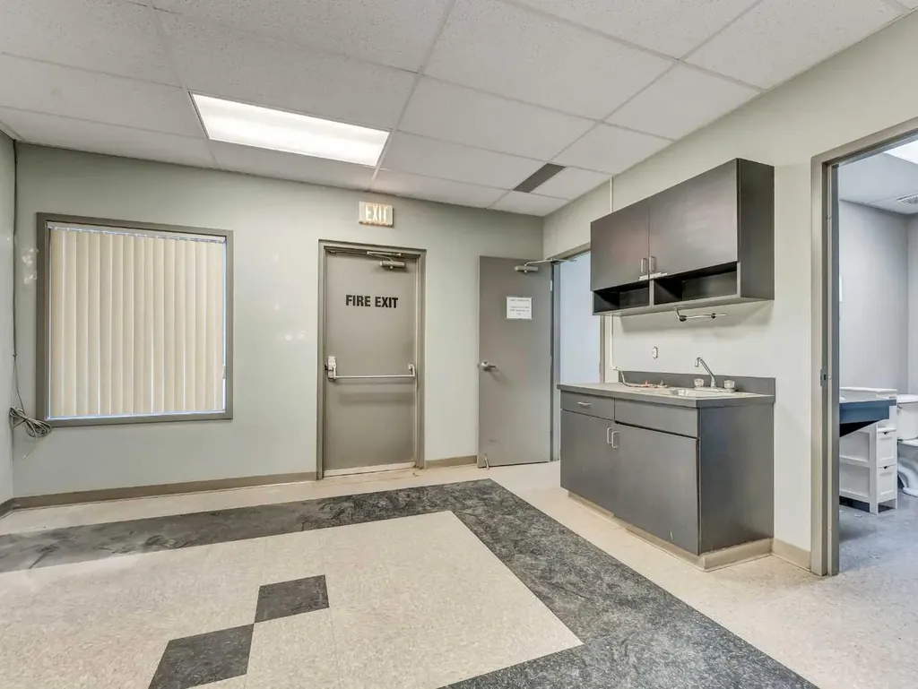 1782 32 Street SW Medicine Hat AB T1B 4A6