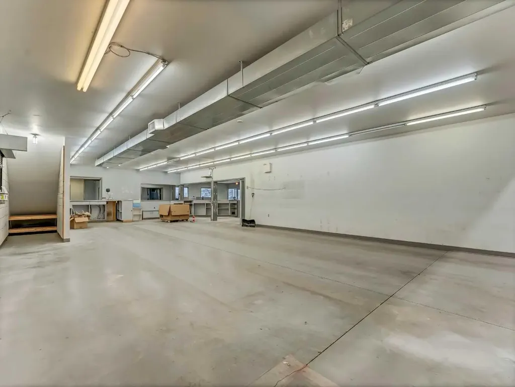 1782 32 Street SW Medicine Hat AB T1B 4A6