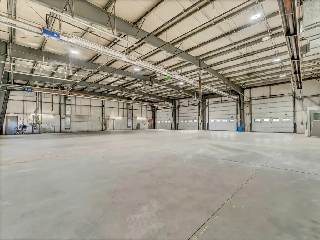 1782 32 Street SW Medicine Hat AB T1B 4A6