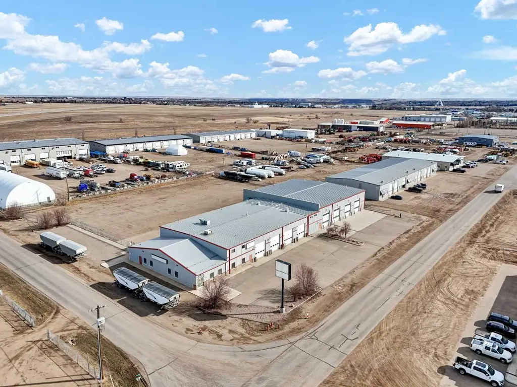 1782 32 Street SW Medicine Hat AB T1B 4A6