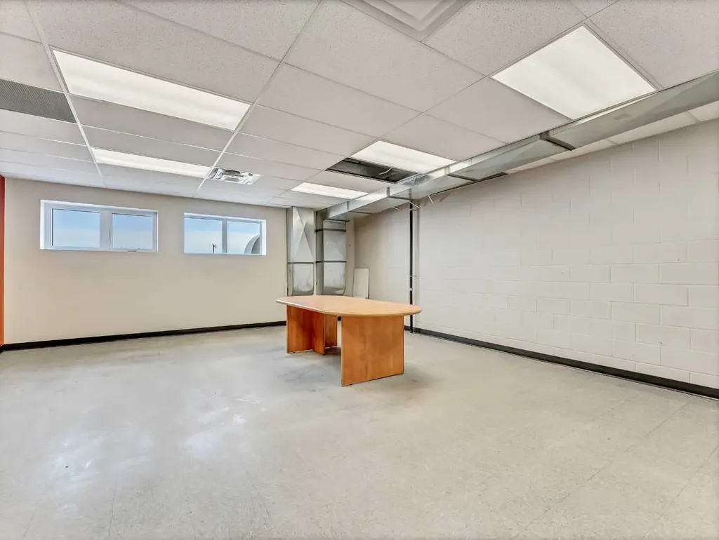 1782 32 Street SW Medicine Hat AB T1B 4A6