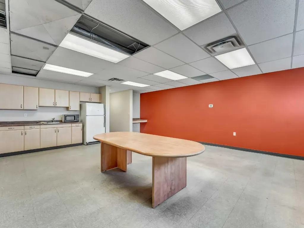 1782 32 Street SW Medicine Hat AB T1B 4A6
