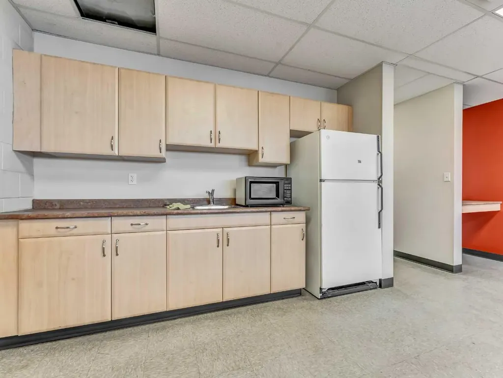 1782 32 Street SW Medicine Hat AB T1B 4A6