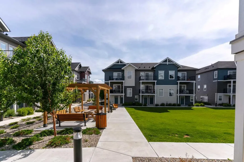 24 Rivercrest Drive Cochrane AB T4C 2C8