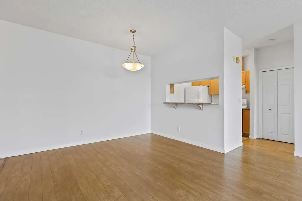 2022 Canyon Meadows Drive SE Calgary AB T2J 7H1