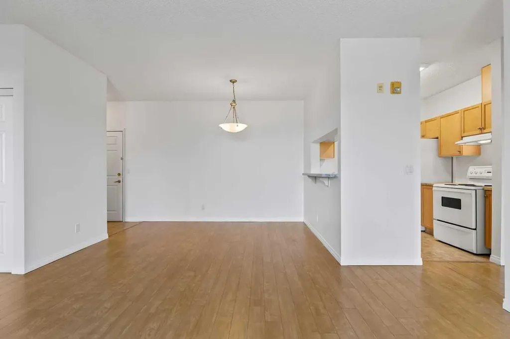 2022 Canyon Meadows Drive SE Calgary AB T2J 7H1