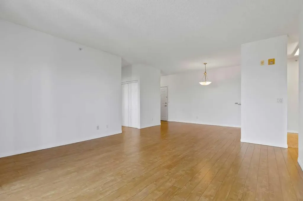 2022 Canyon Meadows Drive SE Calgary AB T2J 7H1