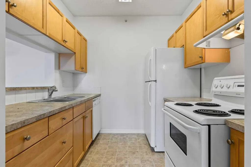 2022 Canyon Meadows Drive SE Calgary AB T2J 7H1