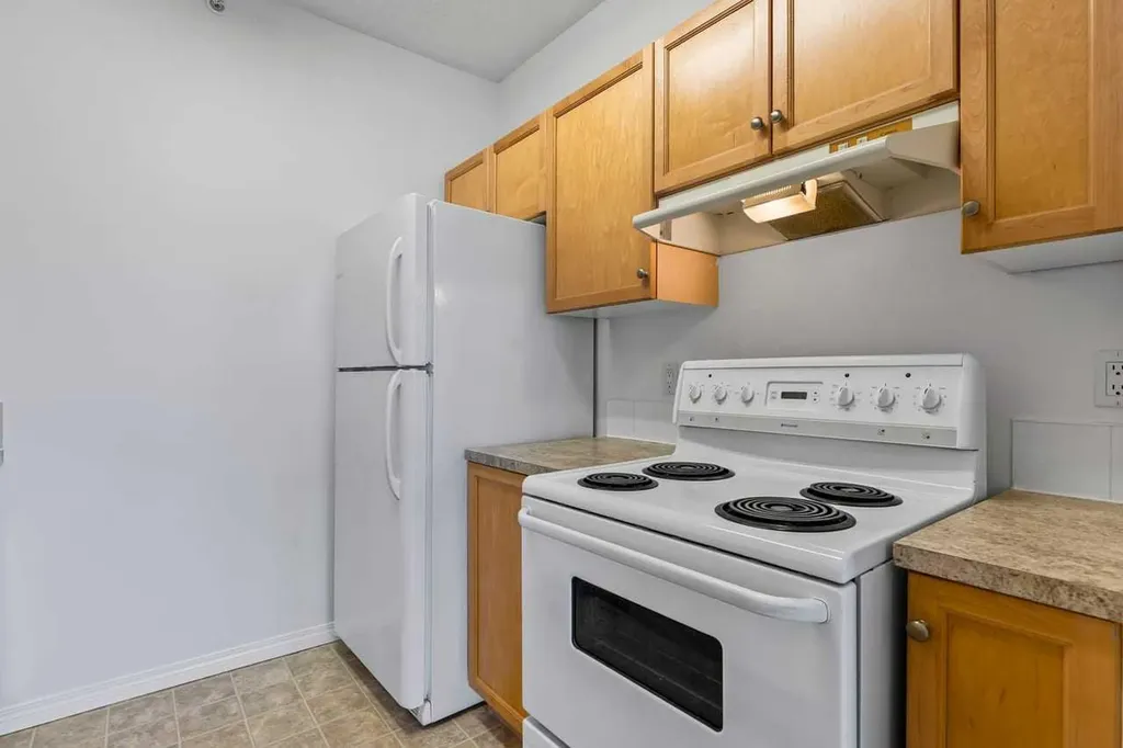 2022 Canyon Meadows Drive SE Calgary AB T2J 7H1