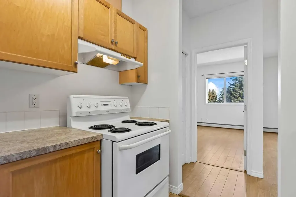 2022 Canyon Meadows Drive SE Calgary AB T2J 7H1