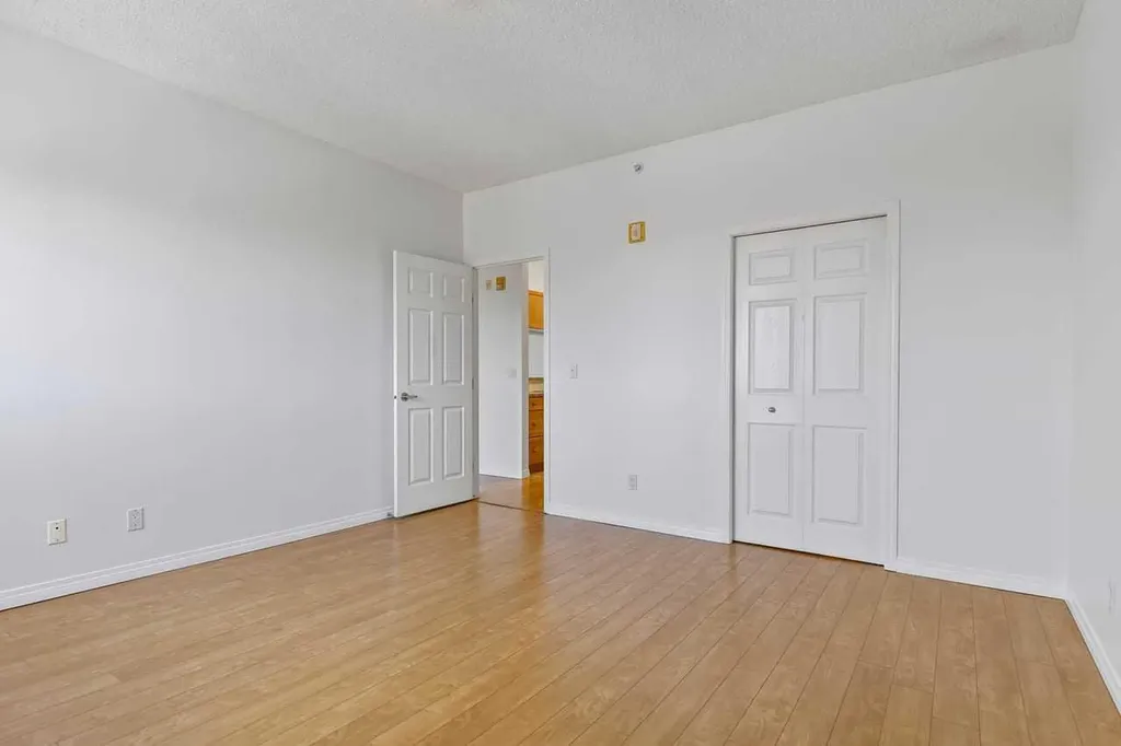 2022 Canyon Meadows Drive SE Calgary AB T2J 7H1