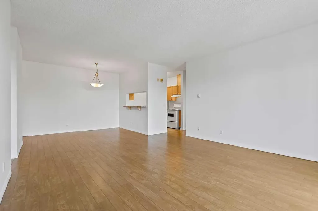 2022 Canyon Meadows Drive SE Calgary AB T2J 7H1