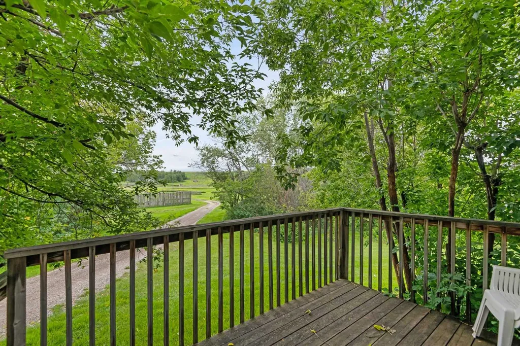 33194 Twp Road 284 Rural Rocky View County AB T0M 1L0