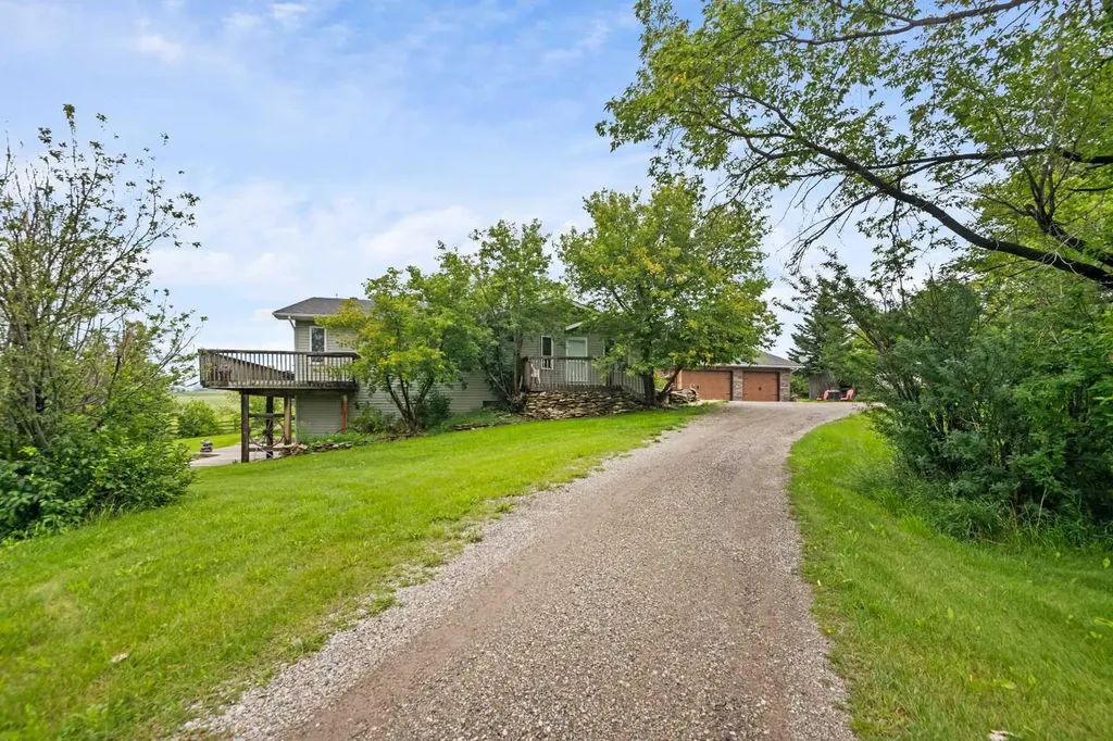 33194 Twp Road 284 Rural Rocky View County AB T0M 1L0