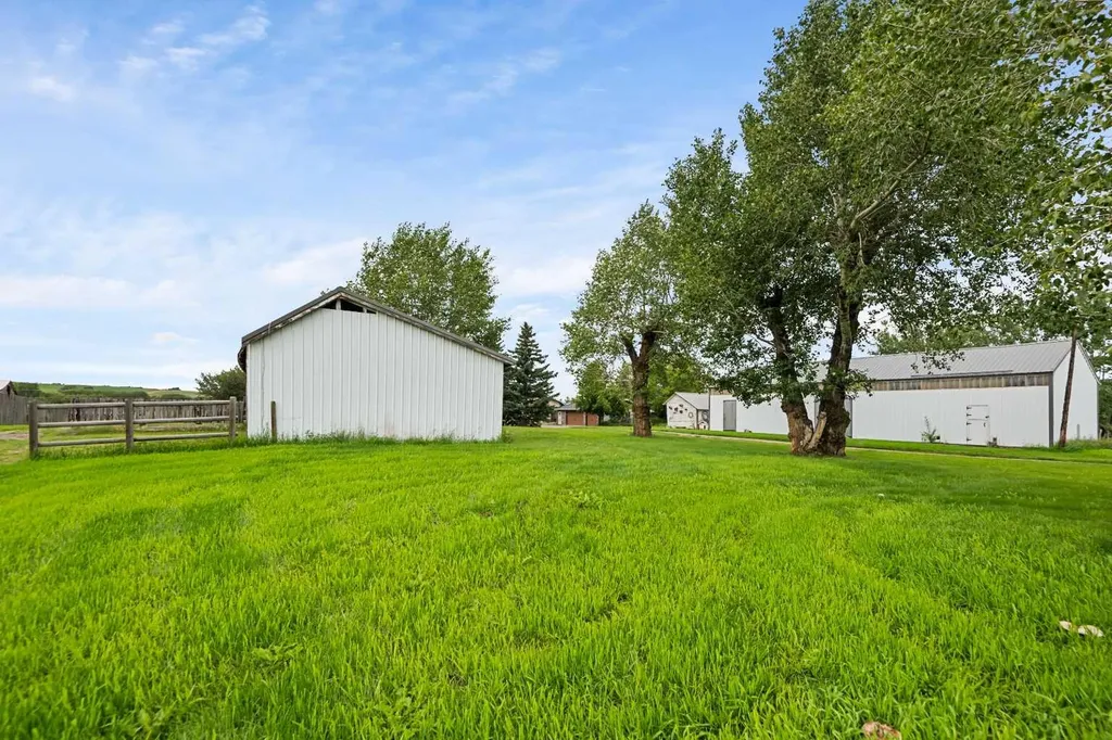 33194 Twp Road 284 Rural Rocky View County AB T0M 1L0