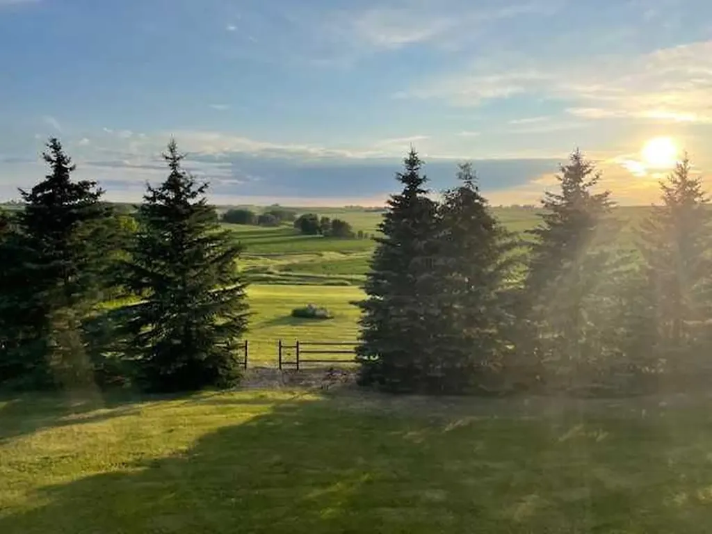 33194 Twp Road 284 Rural Rocky View County AB T0M 1L0