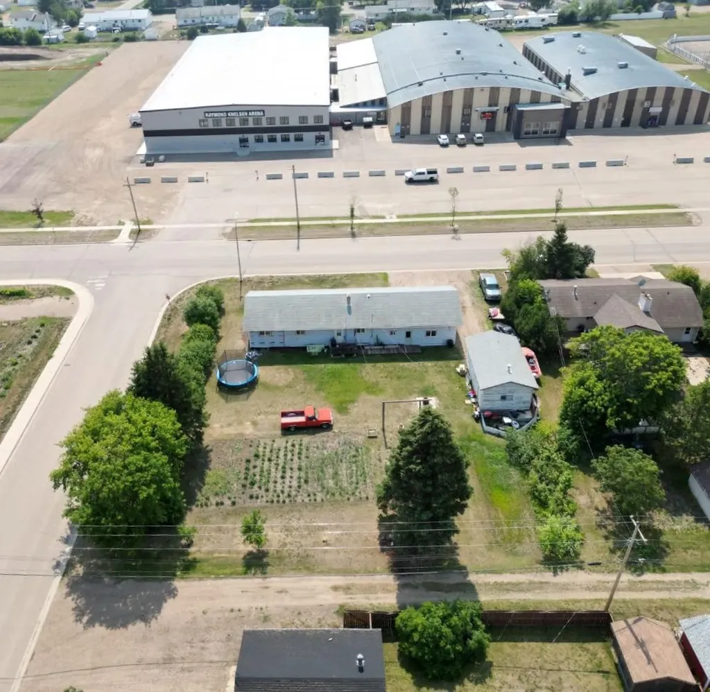10202 99 Avenue La Crete AB T0H2H0