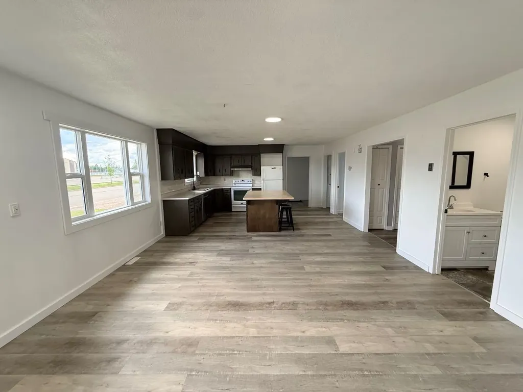 10202 99 Avenue La Crete AB T0H2H0