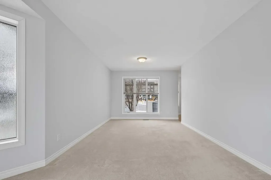 88 Scenic Gardens NW Calgary AB T3L 1Y6
