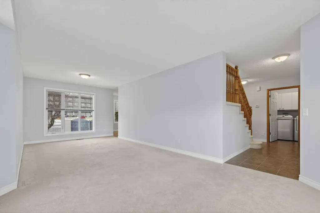 88 Scenic Gardens NW Calgary AB T3L 1Y6