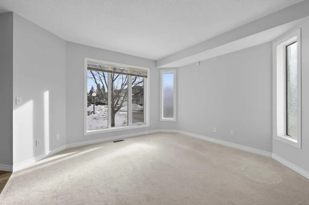88 Scenic Gardens NW Calgary AB T3L 1Y6