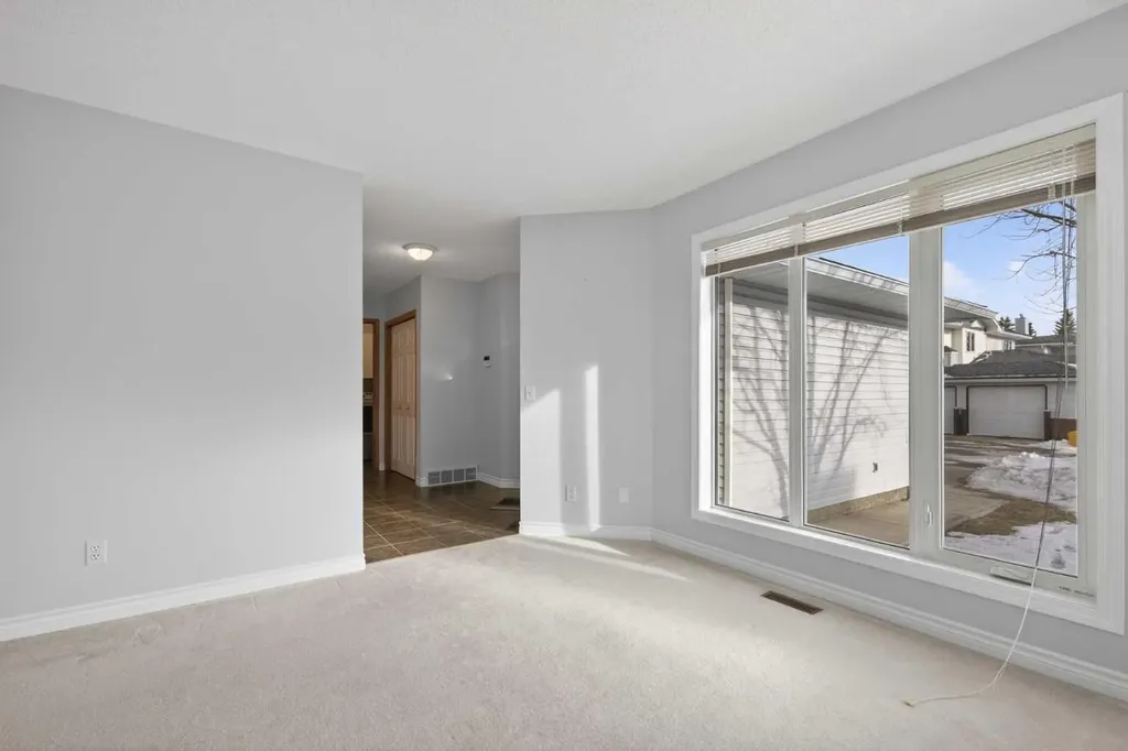 88 Scenic Gardens NW Calgary AB T3L 1Y6