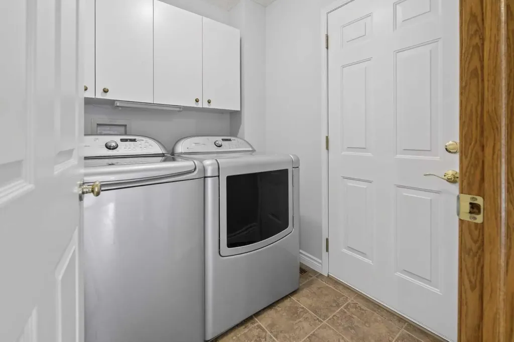 88 Scenic Gardens NW Calgary AB T3L 1Y6