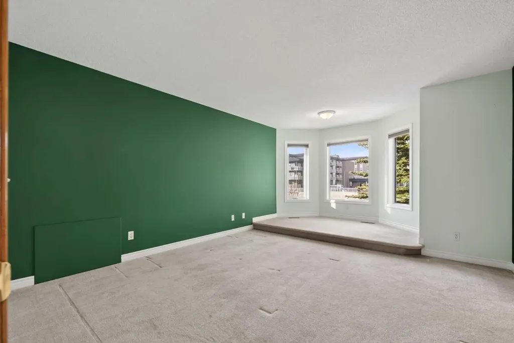88 Scenic Gardens NW Calgary AB T3L 1Y6