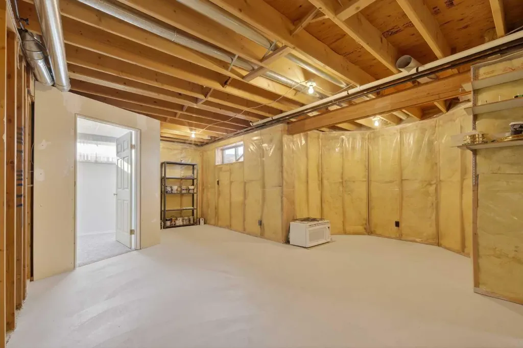 88 Scenic Gardens NW Calgary AB T3L 1Y6