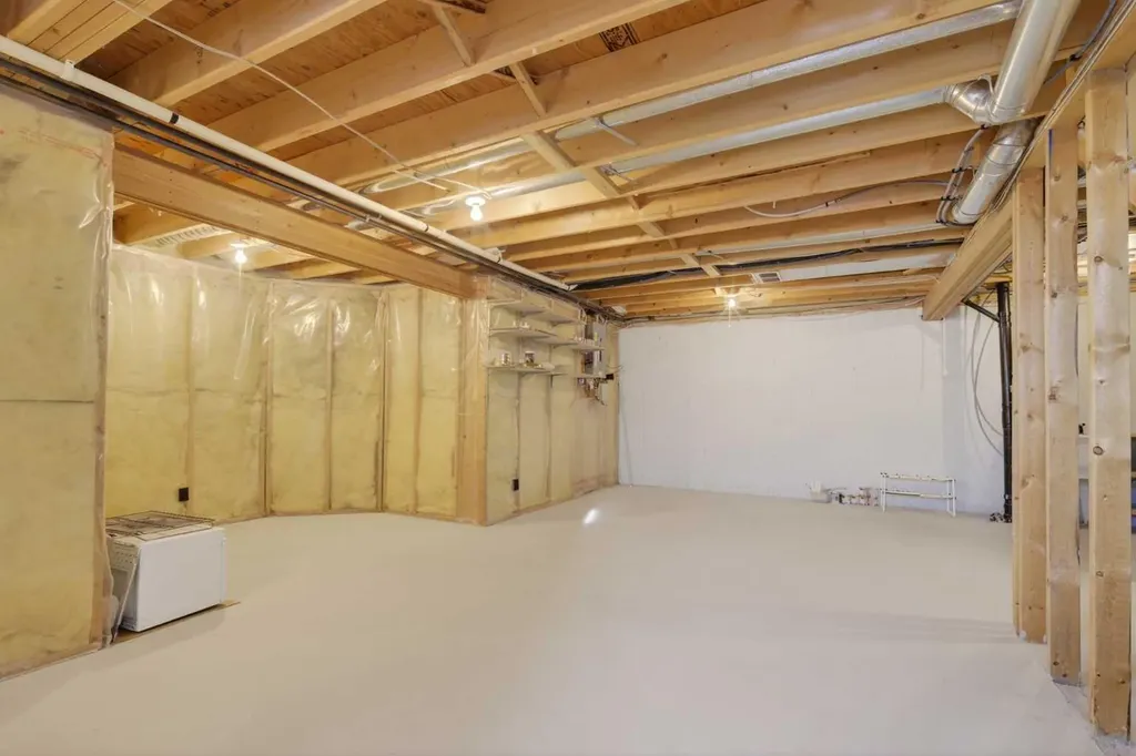 88 Scenic Gardens NW Calgary AB T3L 1Y6