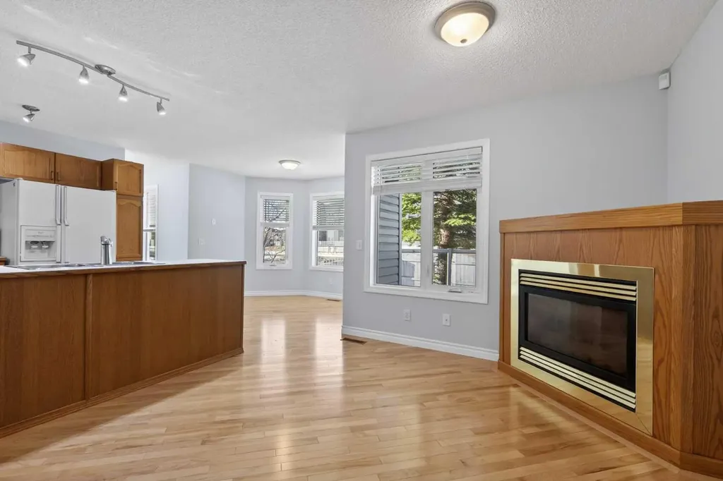 88 Scenic Gardens NW Calgary AB T3L 1Y6
