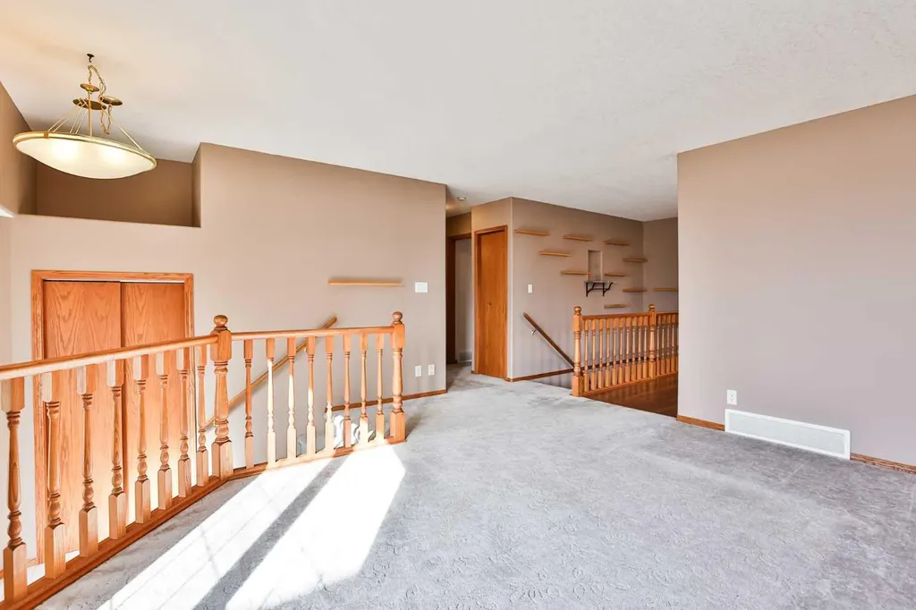 1012 24 Avenue Coaldale AB T1M 1N4