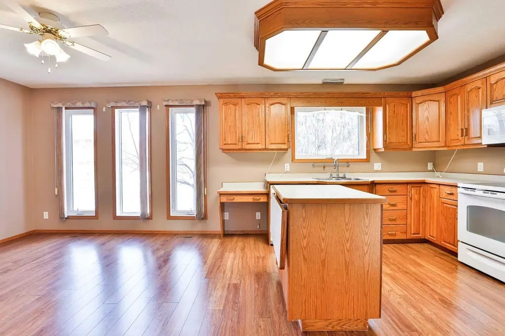 1012 24 Avenue Coaldale AB T1M 1N4