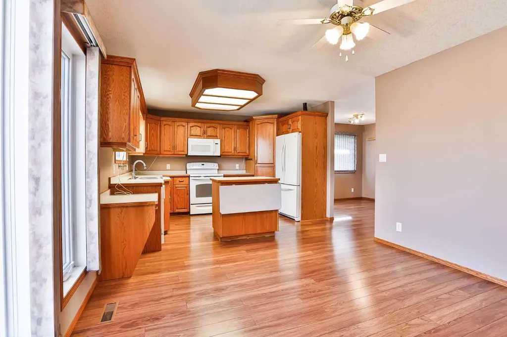 1012 24 Avenue Coaldale AB T1M 1N4