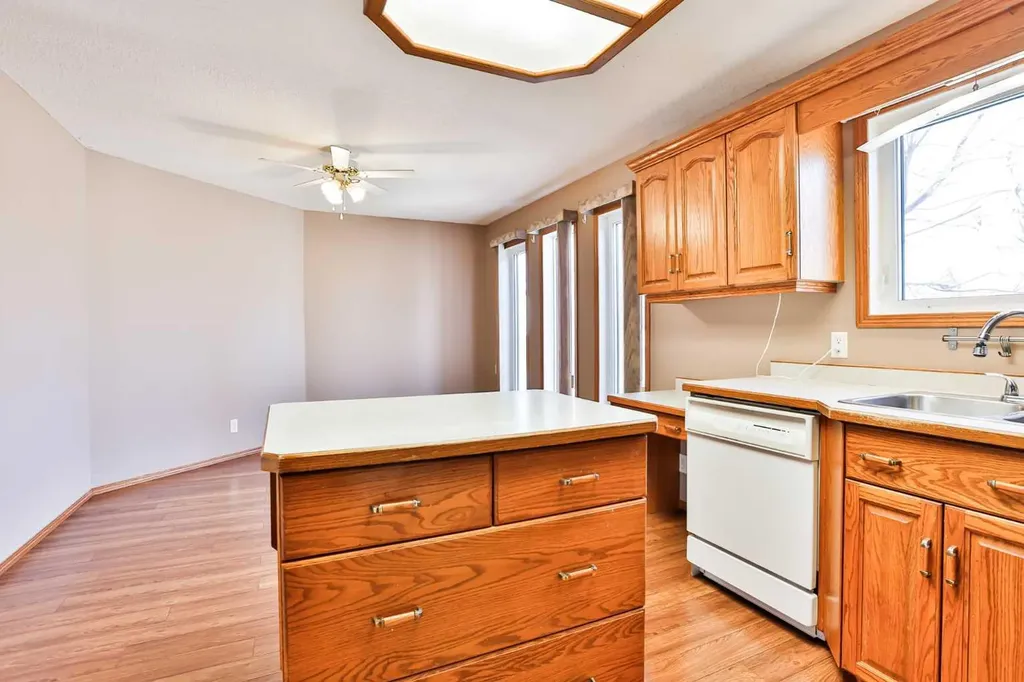1012 24 Avenue Coaldale AB T1M 1N4