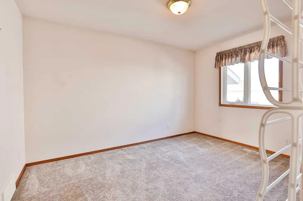 1012 24 Avenue Coaldale AB T1M 1N4