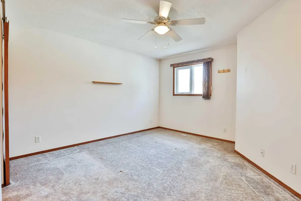 1012 24 Avenue Coaldale AB T1M 1N4