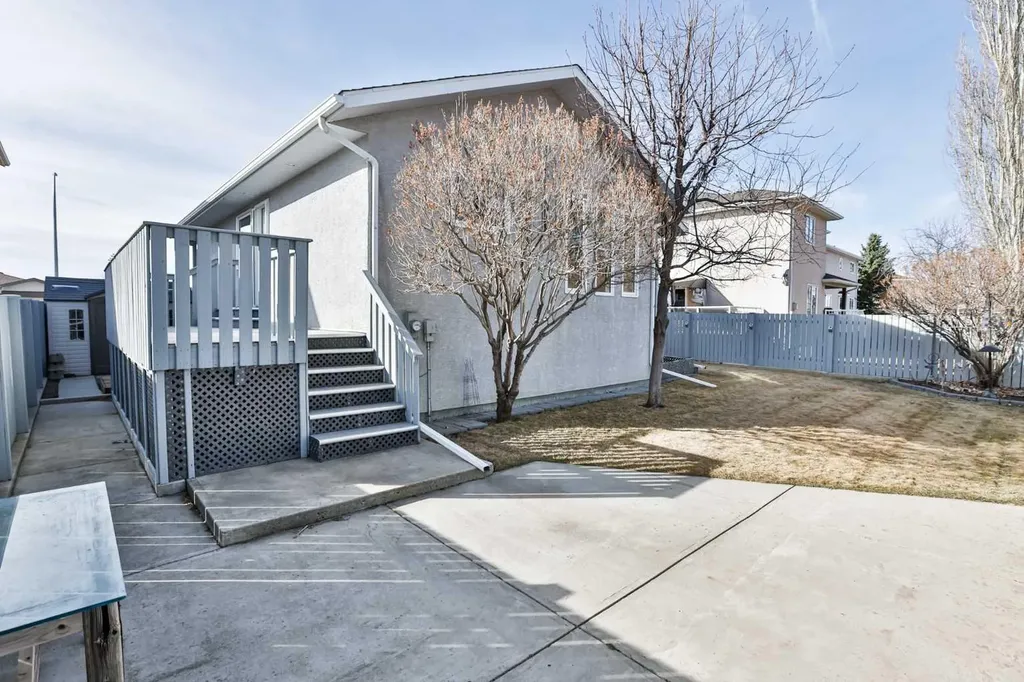 1012 24 Avenue Coaldale AB T1M 1N4