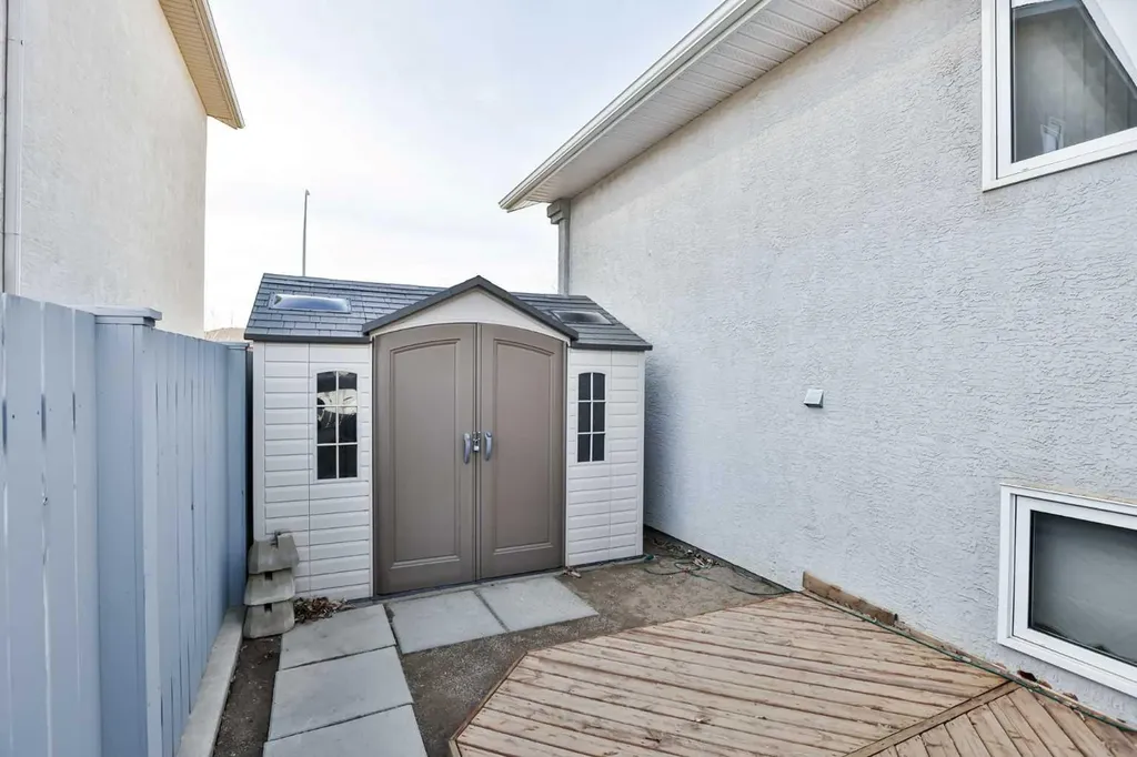 1012 24 Avenue Coaldale AB T1M 1N4